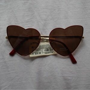 Heart Shape Wire Sunglasses with tag